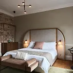 Empire Hotel