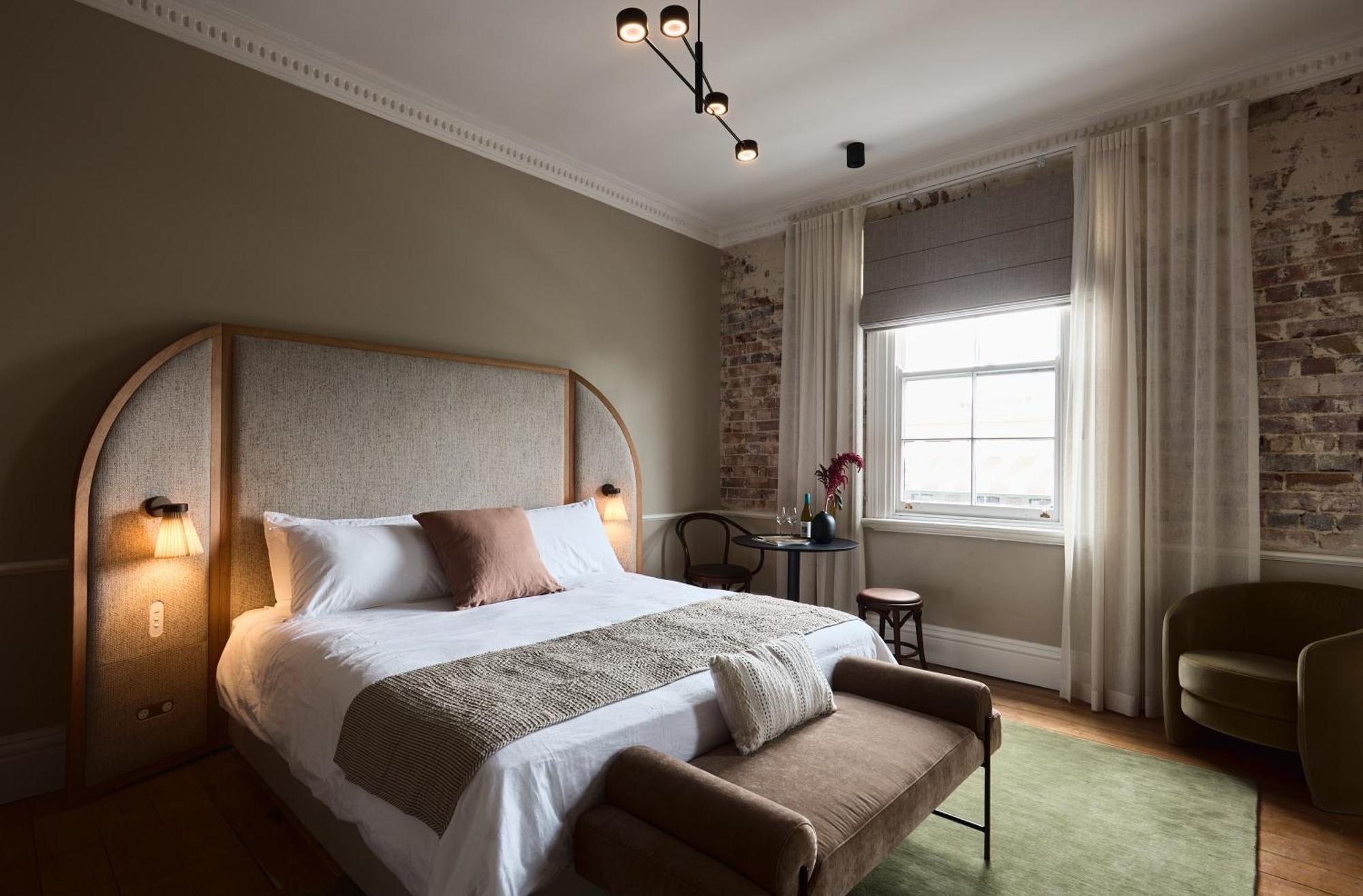 Empire Hotel 4*